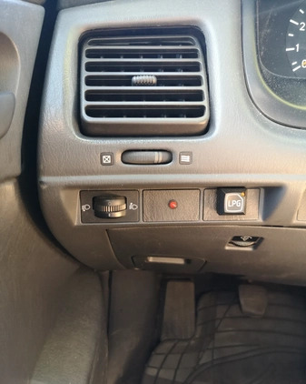 Toyota Carina cena 5500 przebieg: 249500, rok produkcji 1997 z Pabianice małe 92